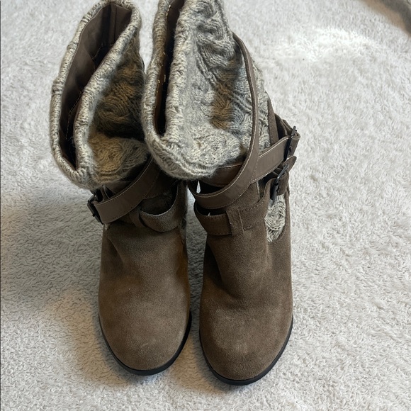 Steve Madden Alpine Taupe Brown Wedge Boots with Knit Cuff - Picture 3 of 4